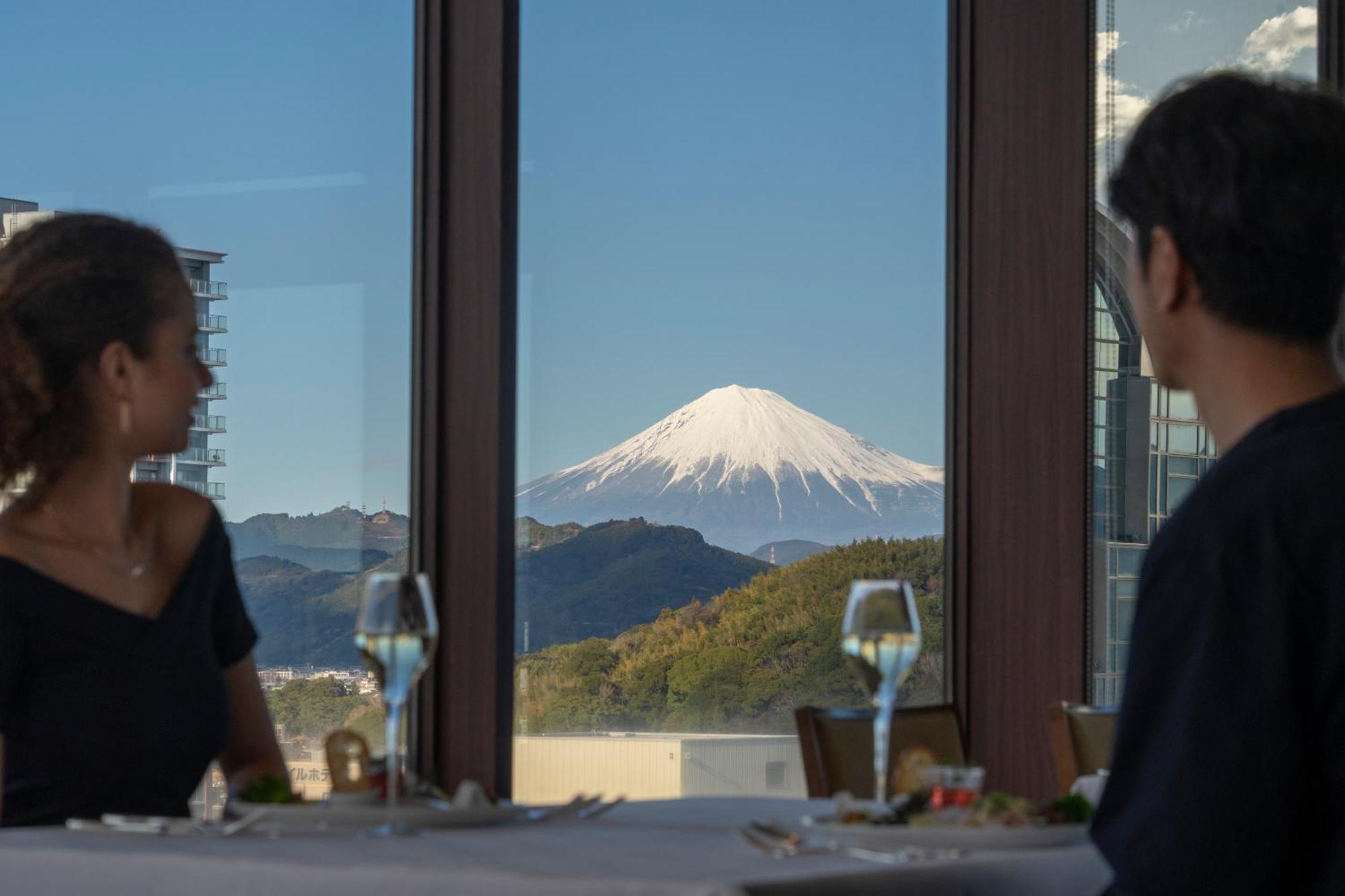 Hotel Associa Shizuoka Esterno foto Mount Fuji from the hotel