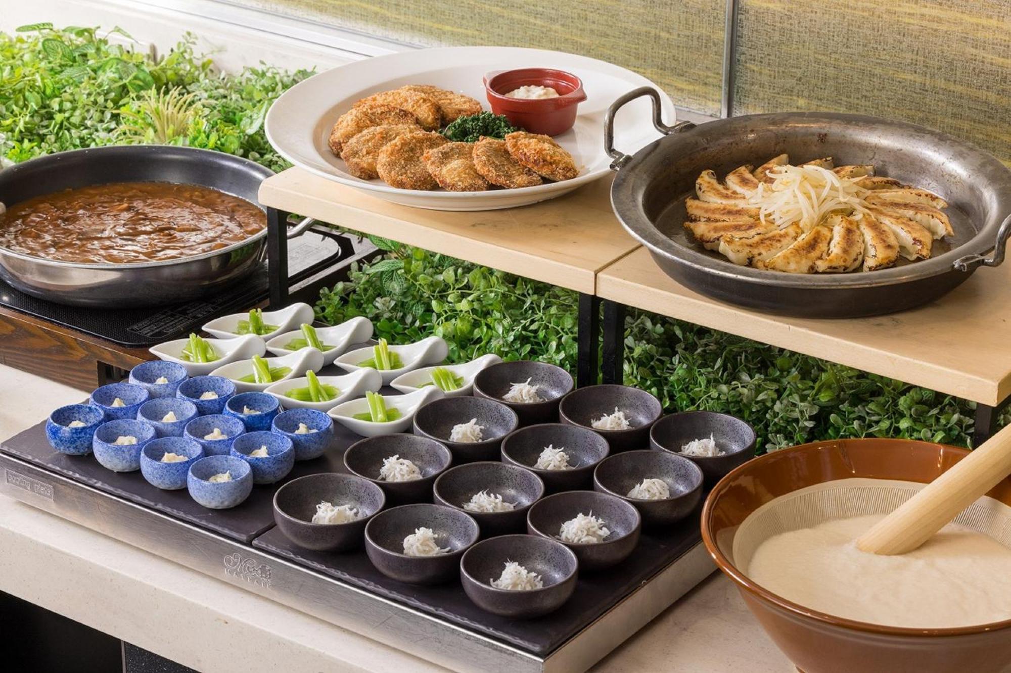 Hotel Associa Shizuoka Esterno foto A buffet at a restaurant